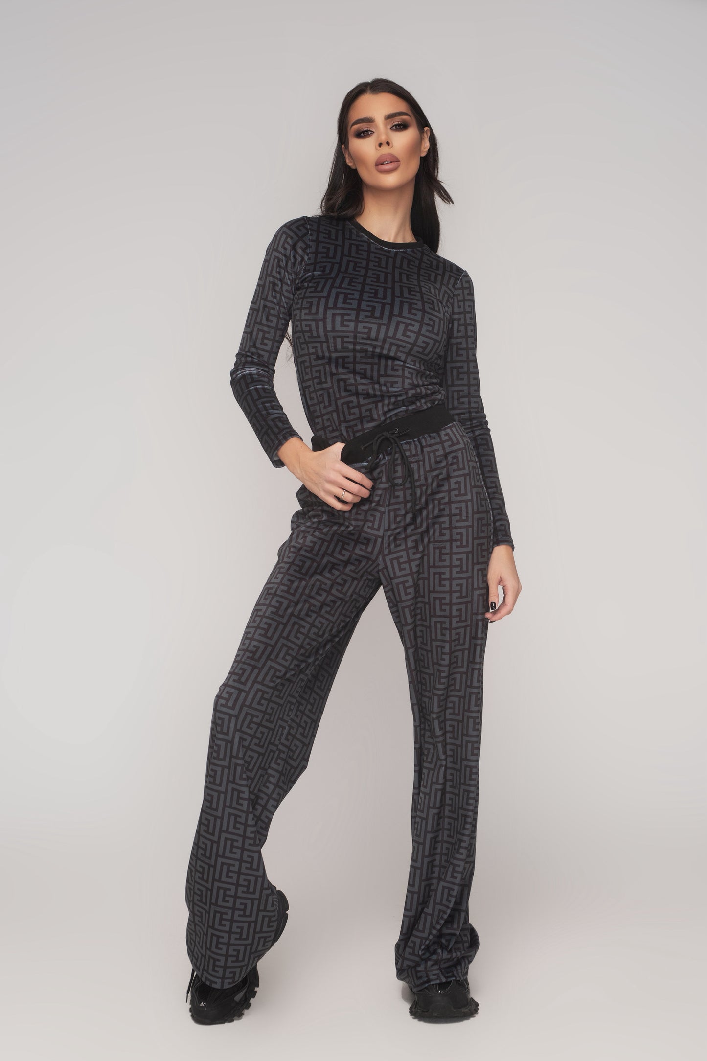 Блуза Монограм Плюш Black